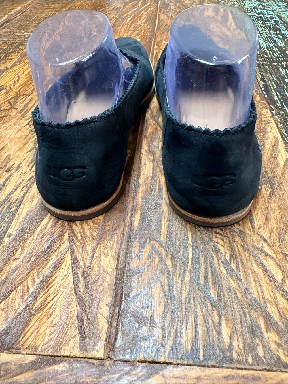 UGG Vista Slip-on Flats In Black Nubuck Leather Suede Black Scallop-Trim Size 7 - Picture 9 of 11